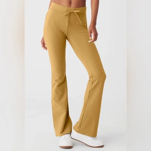 alo✨Sway Bootcut Sweatpantブーツカットスウェットパンツ Sway